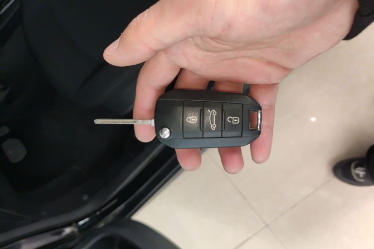 Used Peugeot 301 2014 1.6L Automatic Luxury Edition