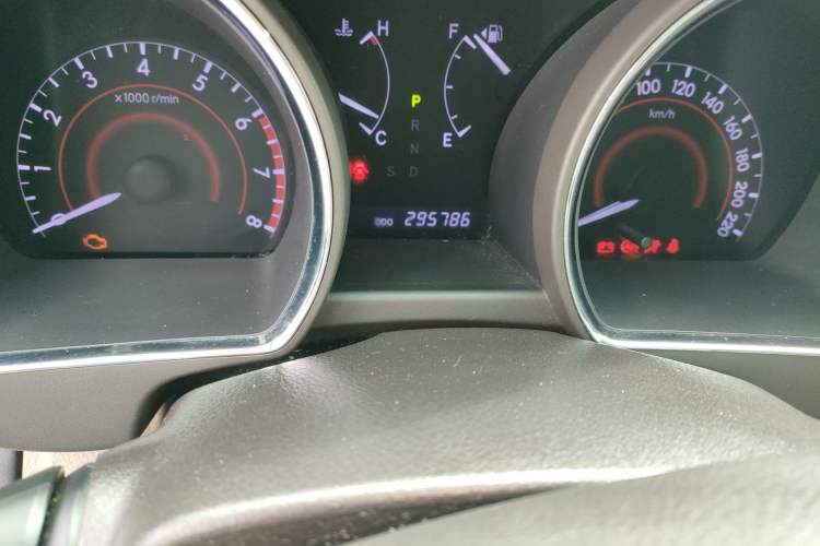 Used Toyota Highlander 2012 2.7L Two-Wheel Drive 7-Seater Luxury Edition Odometer Close Up