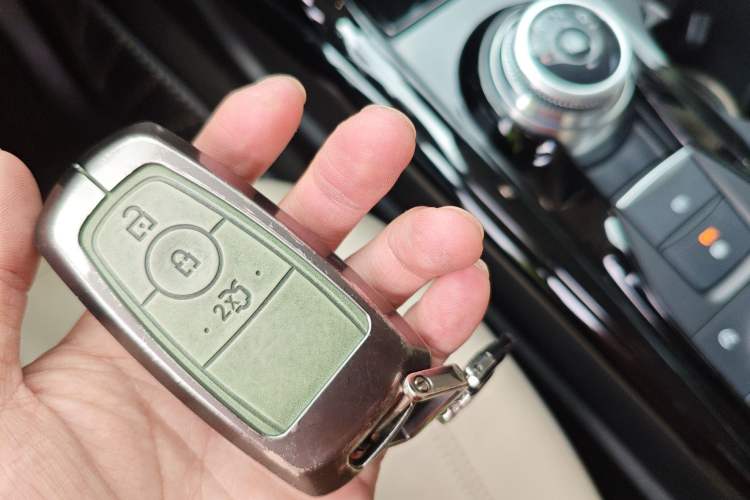 Used Ford Explorer 2020 EcoBoost 285 4x4 Titanium Edition 6 Seats
