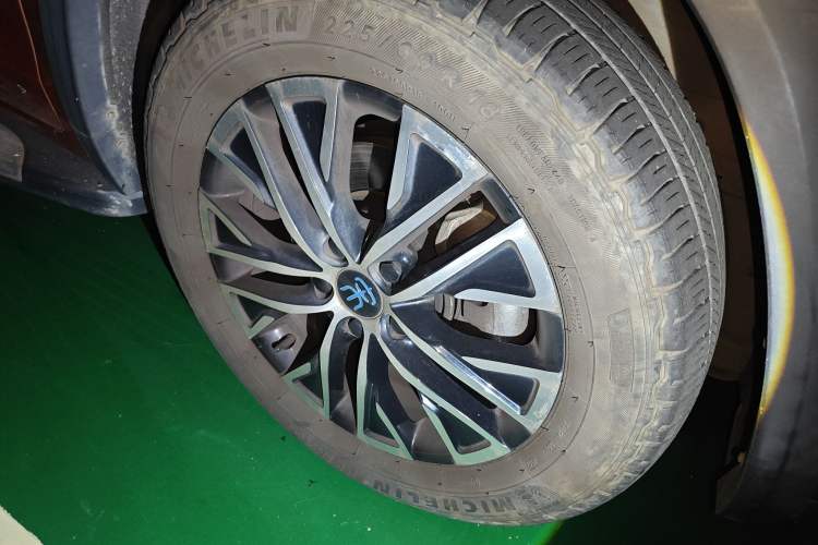 Used BYD Song New Energy 2017 Song DM 1.5TID All-Wheel Drive Luxury Model
