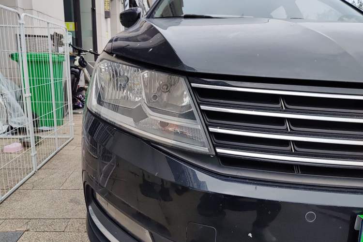 Used Volkswagen Lavida 2017 230TSI DSG Comfort Edition Right Front Headlight