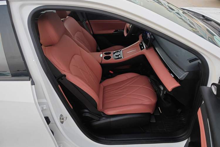 Used Geely Galaxy L6 2025 EM-i 140km Explorer+ Edition
