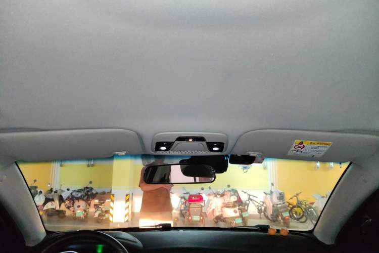 Used Geely Auto Emgrand 2019 Leading Edition 1.5L CVT Luxury Model China VI Standard Headliner