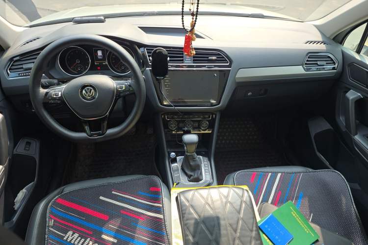 Used Volkswagen Tiguan L 2019 Revised 330TSI Automatic Two-Wheel Drive Smart & Luxury Edition China VI Standard
