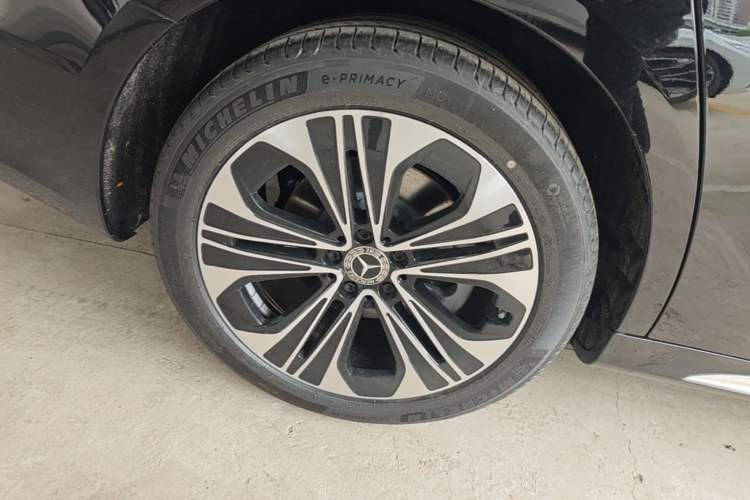 Used Mercedes-Benz E-Class 2026 E 300 L Luxury Exterior 5