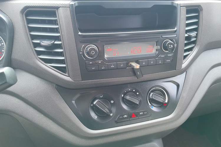 Used Wuling Hongguang V 2022 1.5L Enjoy Edition Hydraulic Power Steering LAR