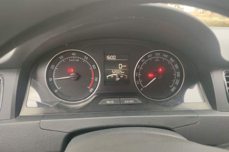 Used Skoda Rapid Spaceback 2016 Revised Version 1.6L Manual Front-Drive Edition