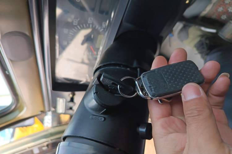 Used BAW 212 Classic 2016 2.0L Triangular Door Four-Wheel Drive Luxury Version China V
