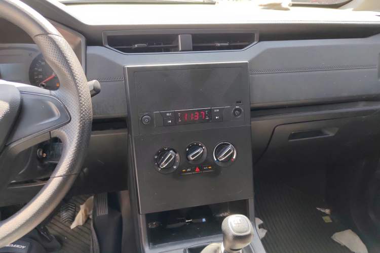 Used Wuling Hongguang PLUS 2019 1.5T Manual Standard Edition 5 Seats