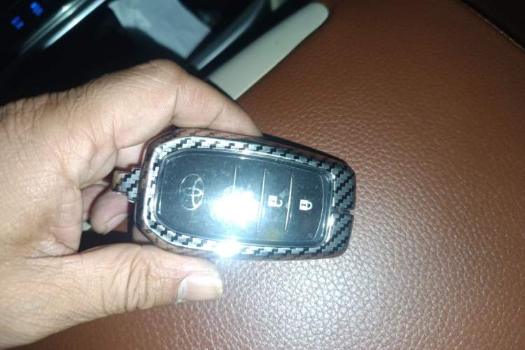 Used Toyota Land Cruiser 2018 4.0 GX-R Eight Cylinders No Winch Outboard Mount Middle East
