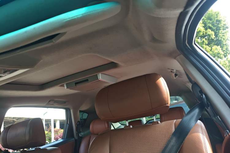 Used Luxgen Great 7 SUV 2014 2.2T Two-Wheel-Drive Smart Version Headliner