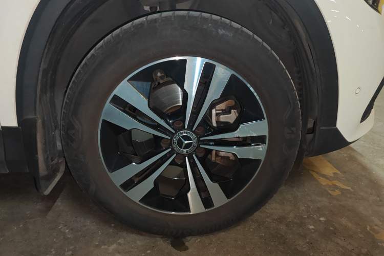 Used Mercedes-Benz GLA 2022 GLA 220 Right Front Wheel Hub