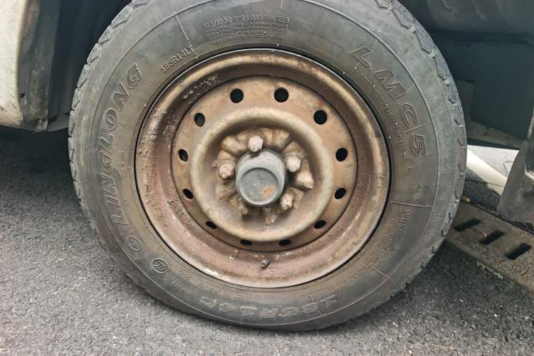 Used Jinbei Hiace 2011 2.0L 5th Generation Kuaiyunwang Luxury Version 4G20B