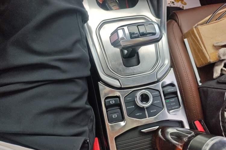 Used Haval H6 2017 Blue Label 2.0T Automatic Two-Wheel Drive Leading Model Gear Lever