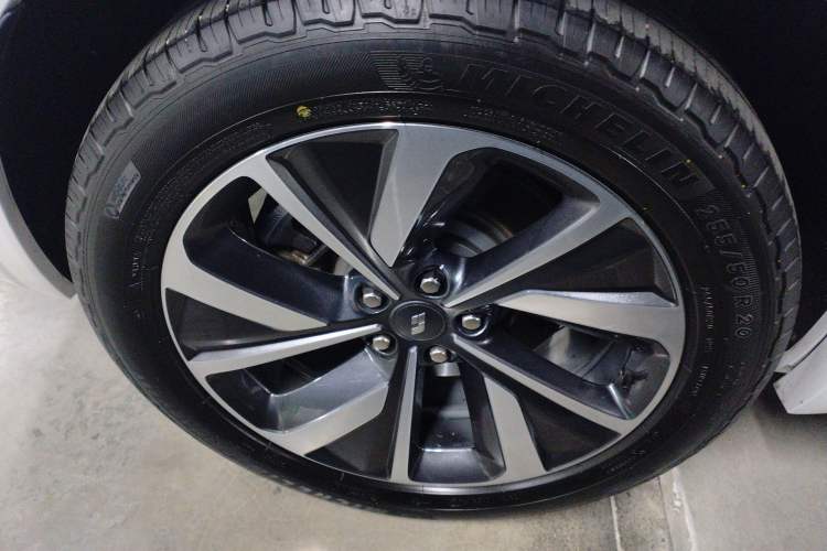 Used Li Auto ONE 2021 Extended-Range 6-Seater Version Right Rear Wheel Hub