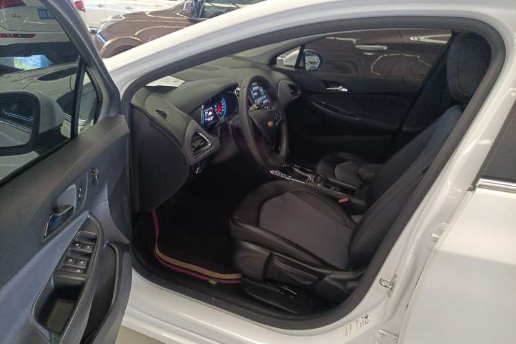 Used Chevrolet Cruze 2017 1.5L Hatchback Automatic Xuanfeng Edition