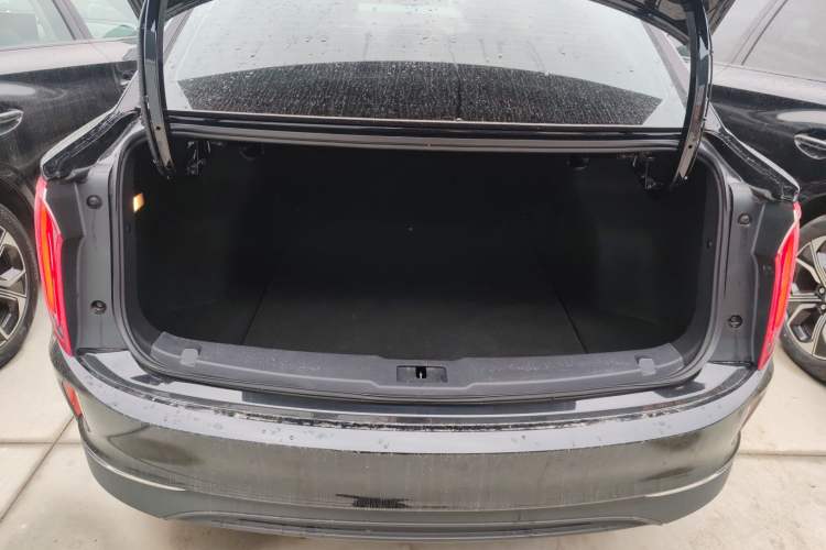 Used Hongqi E-QM5 2021 Charging Version Flagship Edition Trunk