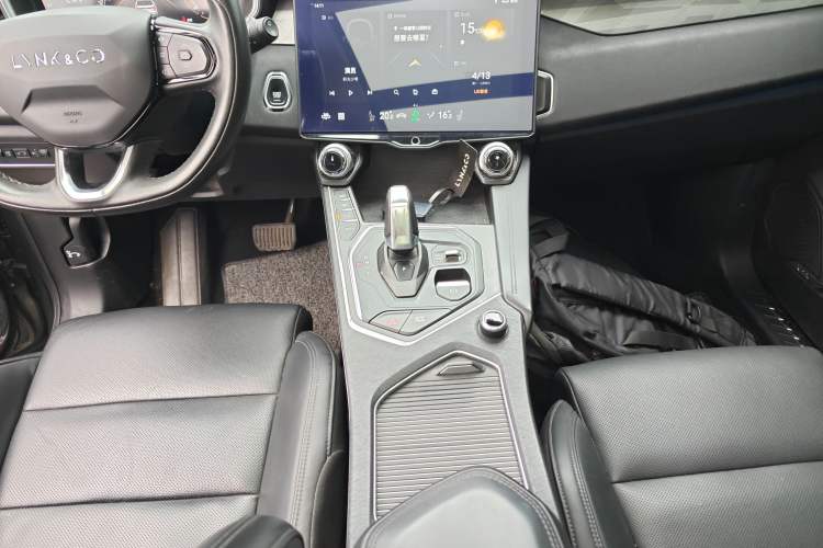 Used Lynk & Co 01 2021 2.0TD Two-Wheel-Drive Pro Trim Gear Lever