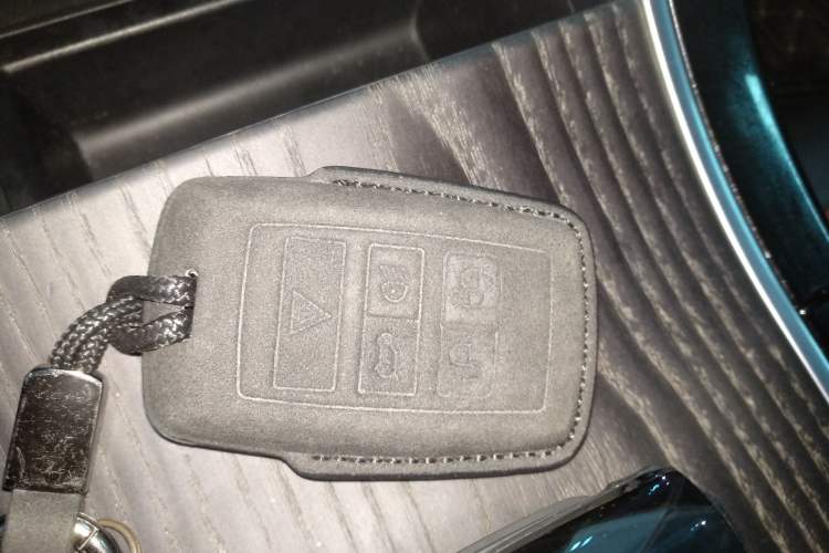 Used Land Rover Range Rover Evoque 2024 Aurora L 249 PS Glowing Limited Edition