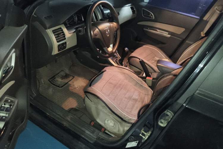 Used Baojun 630 2013 1.5L manual Entry-level trim