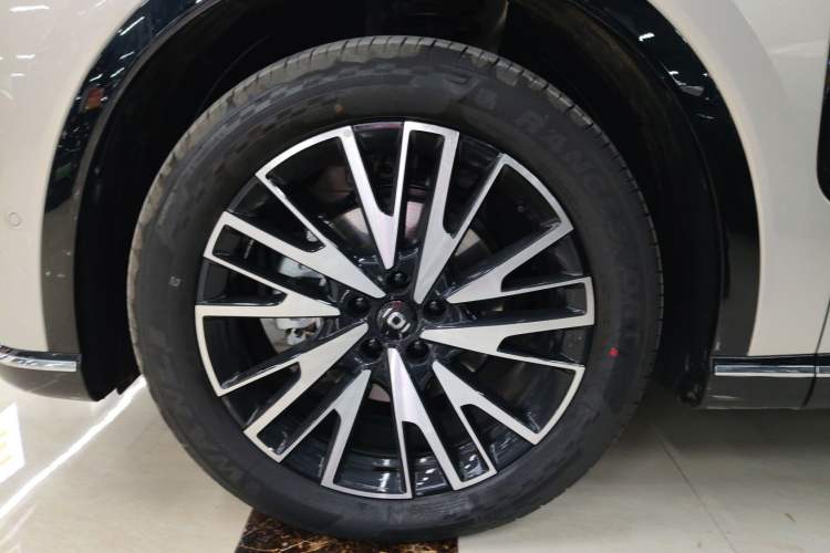 Used CHANGAN NEVO Q07 2025 215 Flagship Edition