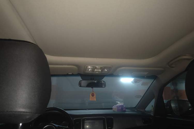 Used Kia Carens 2013 2.0L 7-Seater Automatic Standard Version China IV Standard
