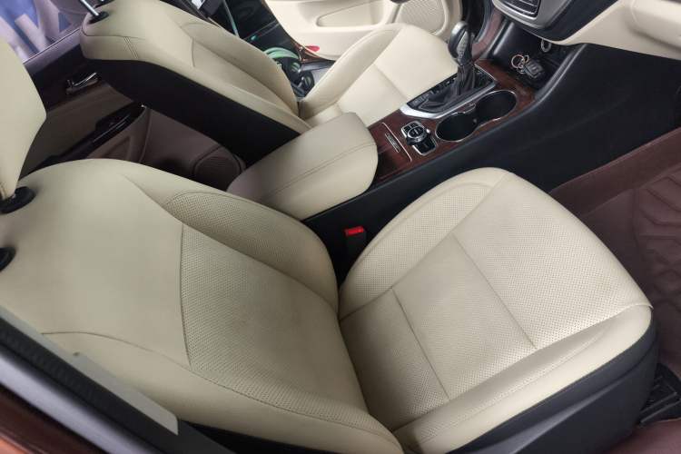 Used CHANGAN CS95 2017 2.0T Two-Wheel Drive Zhiyuan Edition