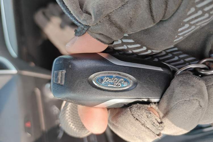 Used Ford Edge 2016 EcoBoost 245 Four-Wheel Drive Titanium Edition 7-Seater
