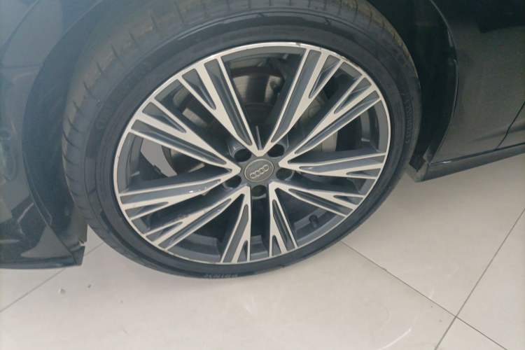 Used Audi A6L 2020 45 TFSI quattro Prestige Dynamic Edition Left Front Wheel Hub