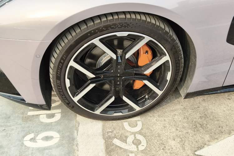 Used XPeng P7 2025 Model—702 Long Range Ultra Left Front Wheel Hub