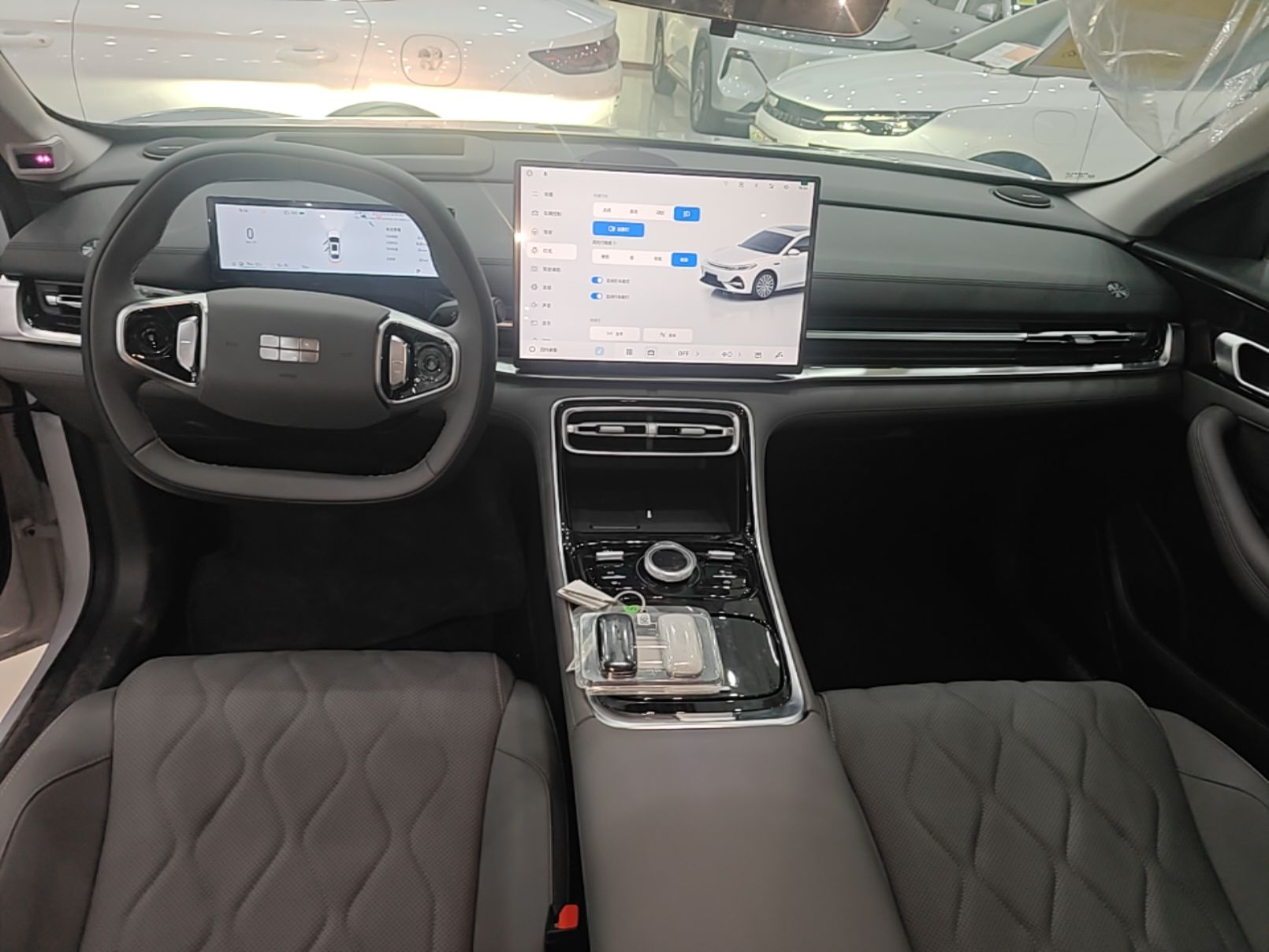 Geely Galaxy A7 2025 Model EM-i 150km Exploration+ Edition — снимка 12