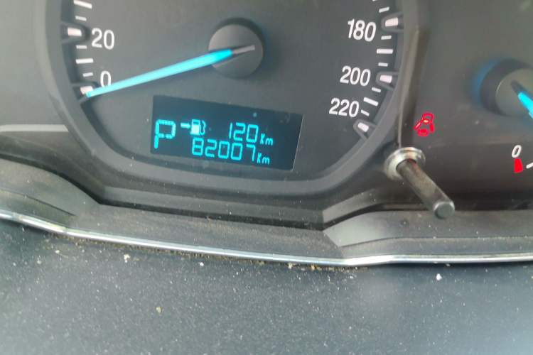 Used Ford Escort 2015 1.5L Automatic Fashion Model Odometer Close Up