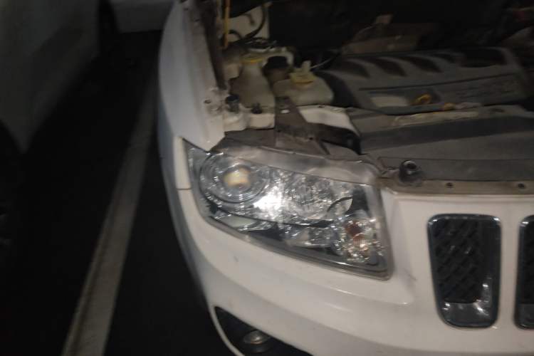 Used Jeep Compass 2011 2.4L four-wheel drive luxury navigation version