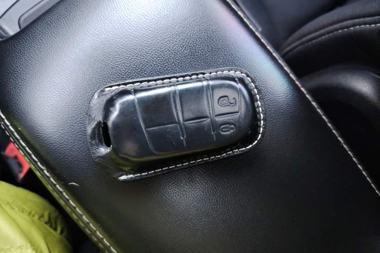 Used Dodge Journey 2016 2.4L Two-Wheel-Drive Touring Edition Vehicle Key