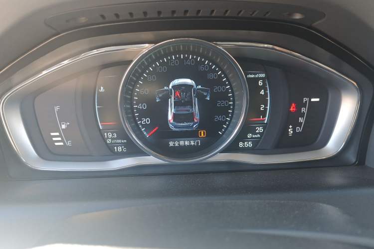 Used Volvo XC60 2015 T5 AWD Smart Drive Edition Instrument Cluster