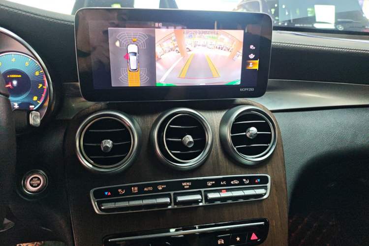 Used Mercedes-Benz GLC 2021 GLC 300 L 4MATIC Dynamic Model Audio And AC Panel