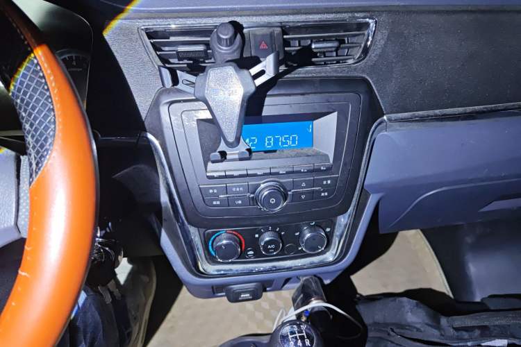 Used Jinbei Hiace X30 2021 1.5L Comfort-Grade Central Air-Conditioned Bus China VI Standard SWC15M
