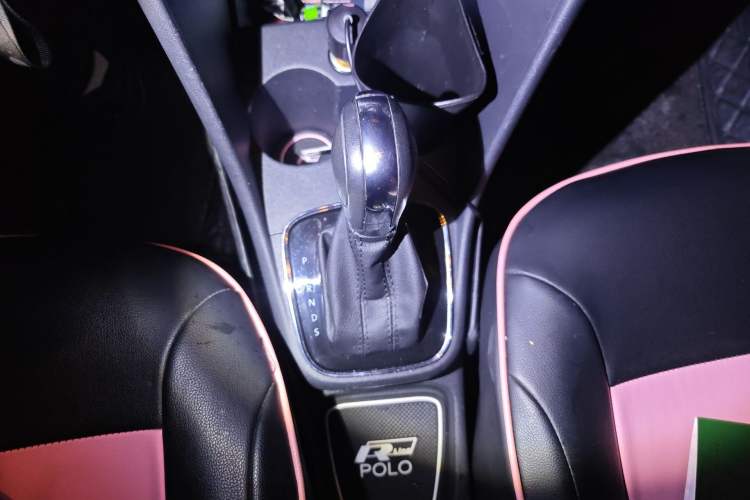 Used Volkswagen Polo 2018 1.5L Automatic Enjoyment Model Gear Lever