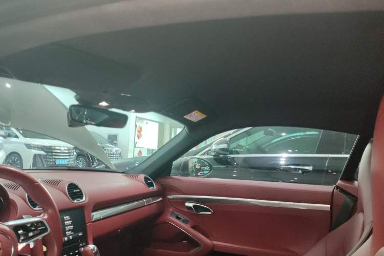 Used Porsche 718 2020 Cayman 2.0T
