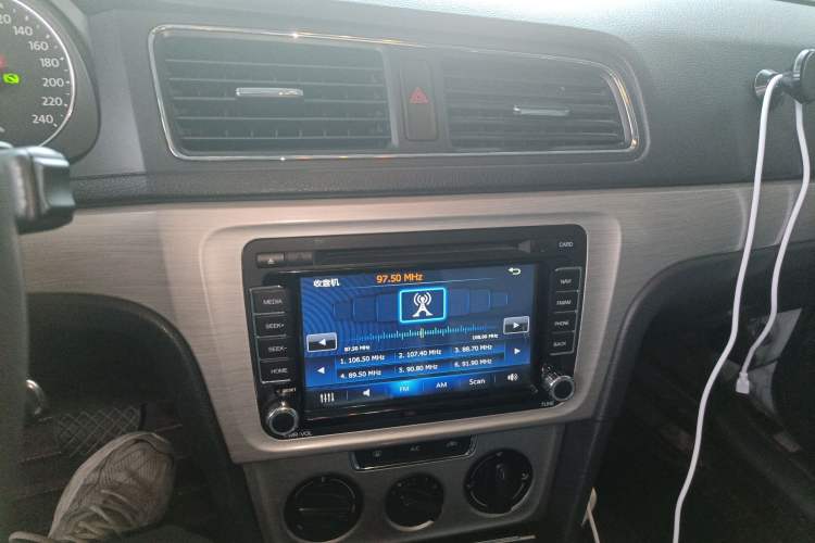 Used Volkswagen Lavida 2013 Restyled Classic 1.6L Automatic Comfort Edition Audio And AC Panel