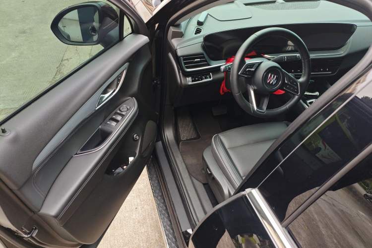 Used Buick Envision 2025 Encore Plus 28T Two-Wheel-Drive Platinum Edition