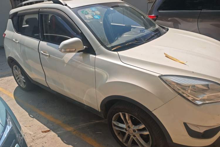 Used CHANGAN CS35 2015 1.6L Manual Luxury Model China IV Standard
