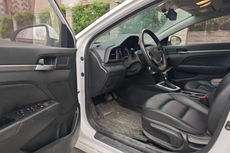 Used Hyundai Elantra (6th Generation / Lingdong) 2019 1.5L CVT ZhiXuan – Elite Version Interior 3