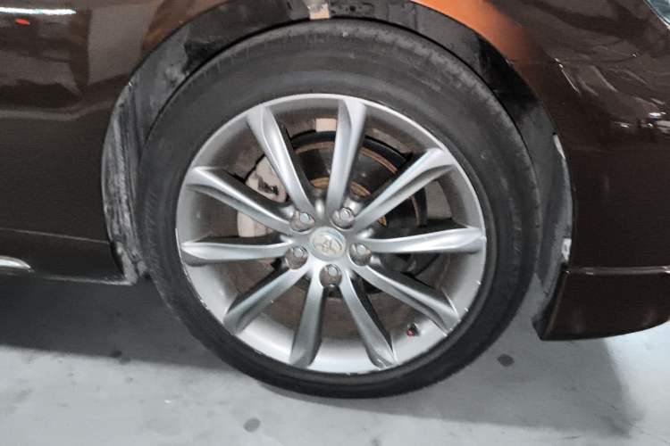 Used Toyota Reiz 2012 2.5V Fengdu Elite Stylish Edition Right Front Wheel Hub