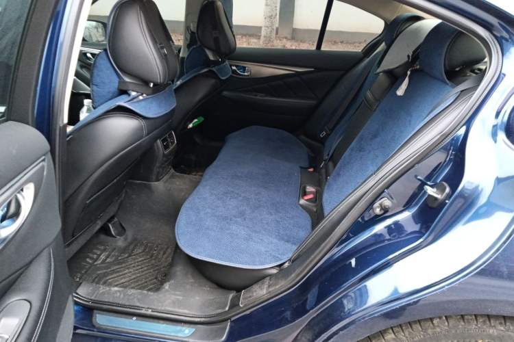 Used Infiniti Q50L 2018 2.0T Enjoyment Version China VI Standard
