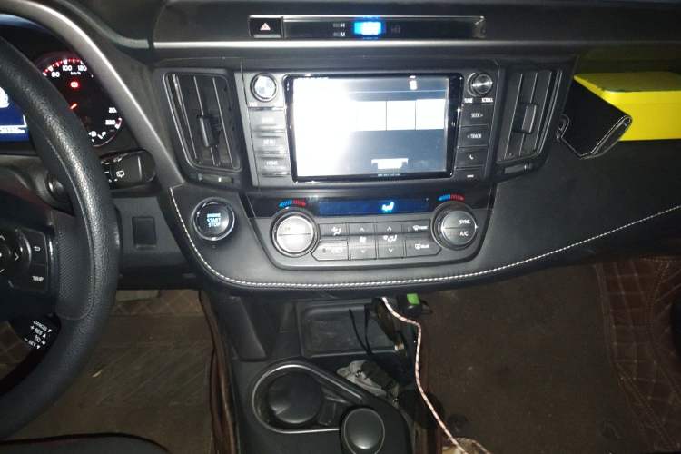 Used Toyota RAV4 2019 2.0L CVT Two-Wheel Drive Fashion X Limited Edition China V Standard