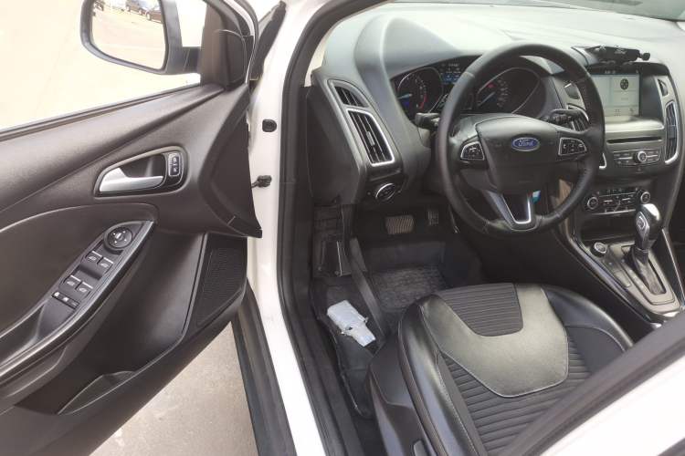 Used Ford Focus 2018 Sedan Classic EcoBoost 180 Automatic Elite Model