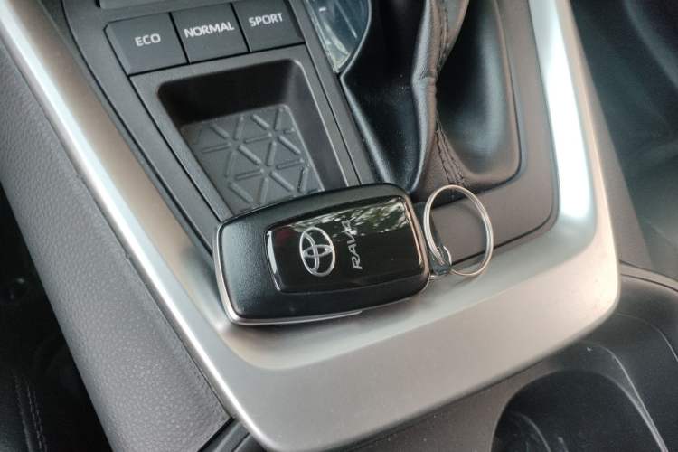 Used Toyota RAV4 2023 2.0L CVT Two-Wheel Drive Fashion Plus Edition