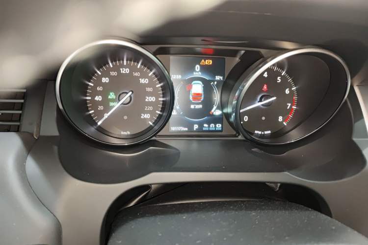 Used Land Rover Range Evoque 2017 2.0T HSE DYNAMIC All-Wheel Drive Edition Instrument Cluster