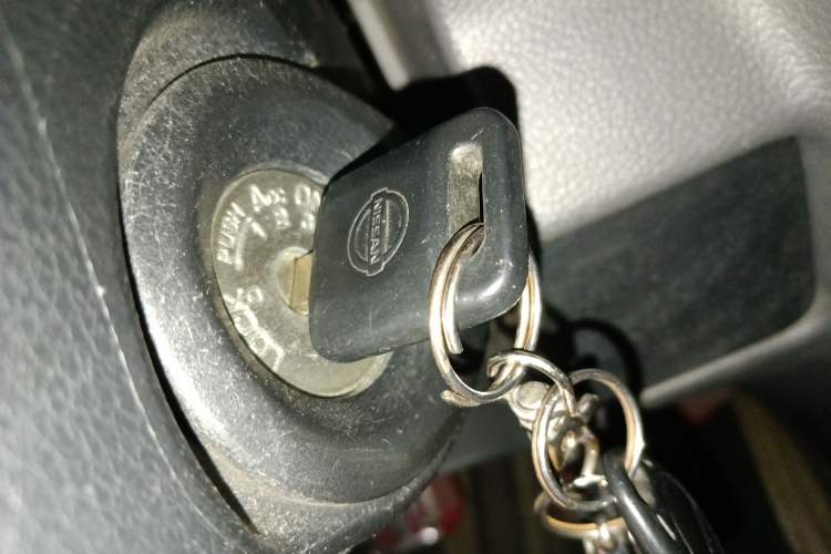 Used Nissan NV200 2013 1.6L Luxury Model China IV Standard